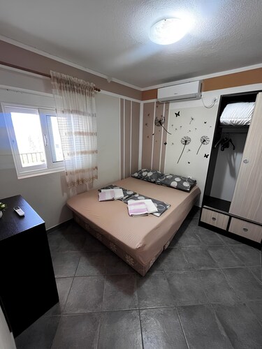 Cozy 2-bedroom apartment in perfect Sutomore with AC