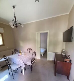 Dining - Tella House (Pula)