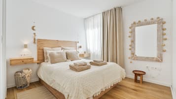 2 bedrooms, iron/ironing board, WiFi, bed sheets