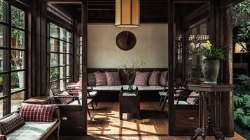 Kawasan tempat duduk lobi