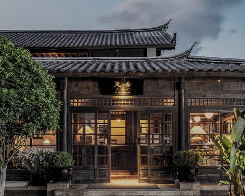 Lijiang Old Town Lanshe Hotel