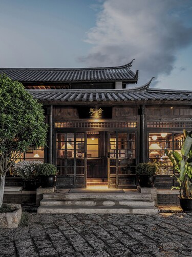 Lijiang Old Town Lanshe Hotel