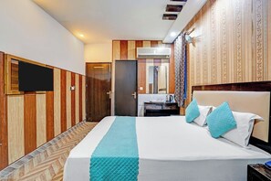 Phòng đôi Deluxe | Bàn, bàn ủi/dụng cụ ủi quần áo, truy cập Internet không dây miễn phí 