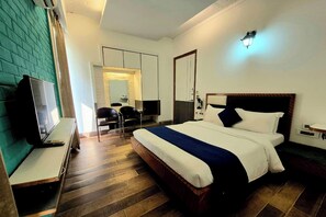 Deluxe Room | Desk, iron/ironing board, rollaway beds, free WiFi - Premium Nest (Gurugram)