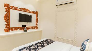 特級客房 | 迷你吧、書桌、熨斗/熨衫板、免費 Wi-Fi