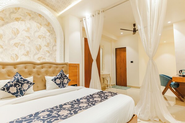 Premium Room | Minibar, desk, iron/ironing board, free WiFi - Mahaveer Residency Hotel (Thane)