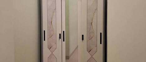 Rom – standard | Skrivebord, strykejern/-brett og wi-fi (inkludert)