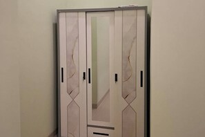 Bureau, fer et planche à repasser, Wi-Fi gratuit