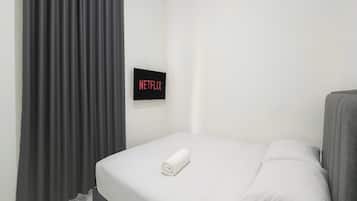 Bureau, rideaux occultants, Wi-Fi gratuit, draps fournis