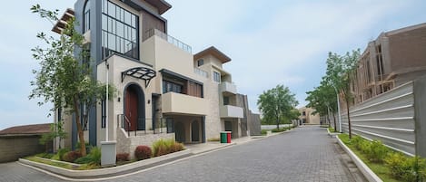 Villa, 2 chambres | Bureau, rideaux dâobscurcissement, accĂšs au Wi-Fi (inclus)