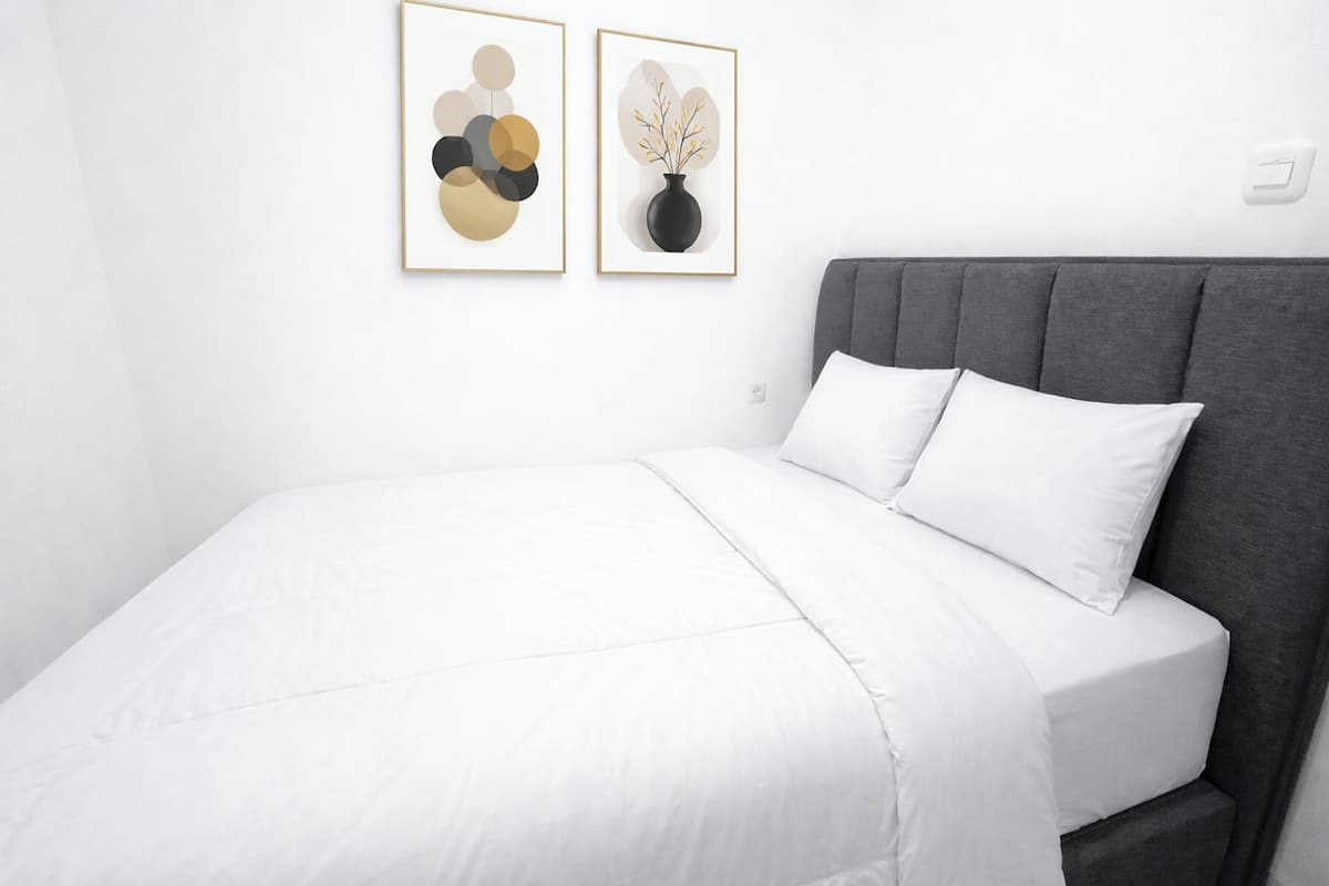 Standard Room | Desk, blackout curtains, free WiFi, bed sheets