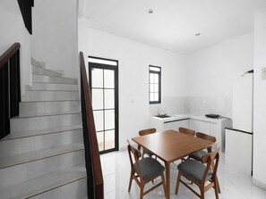 Dining - Villa Arumi Experience (Tasikmalaya)