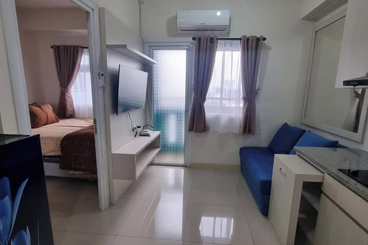 Standard Apartment, 2 Bedrooms | Desk, free WiFi