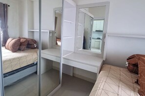 Standard Apartment, 2 Bedrooms - Apartemen Green Pramuka City By Rizal Properti (Jakarta)
