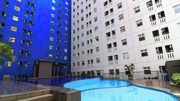 Innendørsbasseng og utendørsbasseng