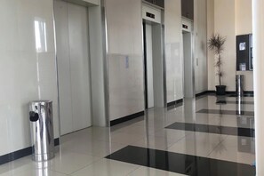 Lift - Apartemen Green Pramuka City By Rizal Properti (Jakarta)