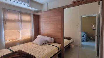 Standard Apartment, 2 Bedrooms | Desk, free WiFi