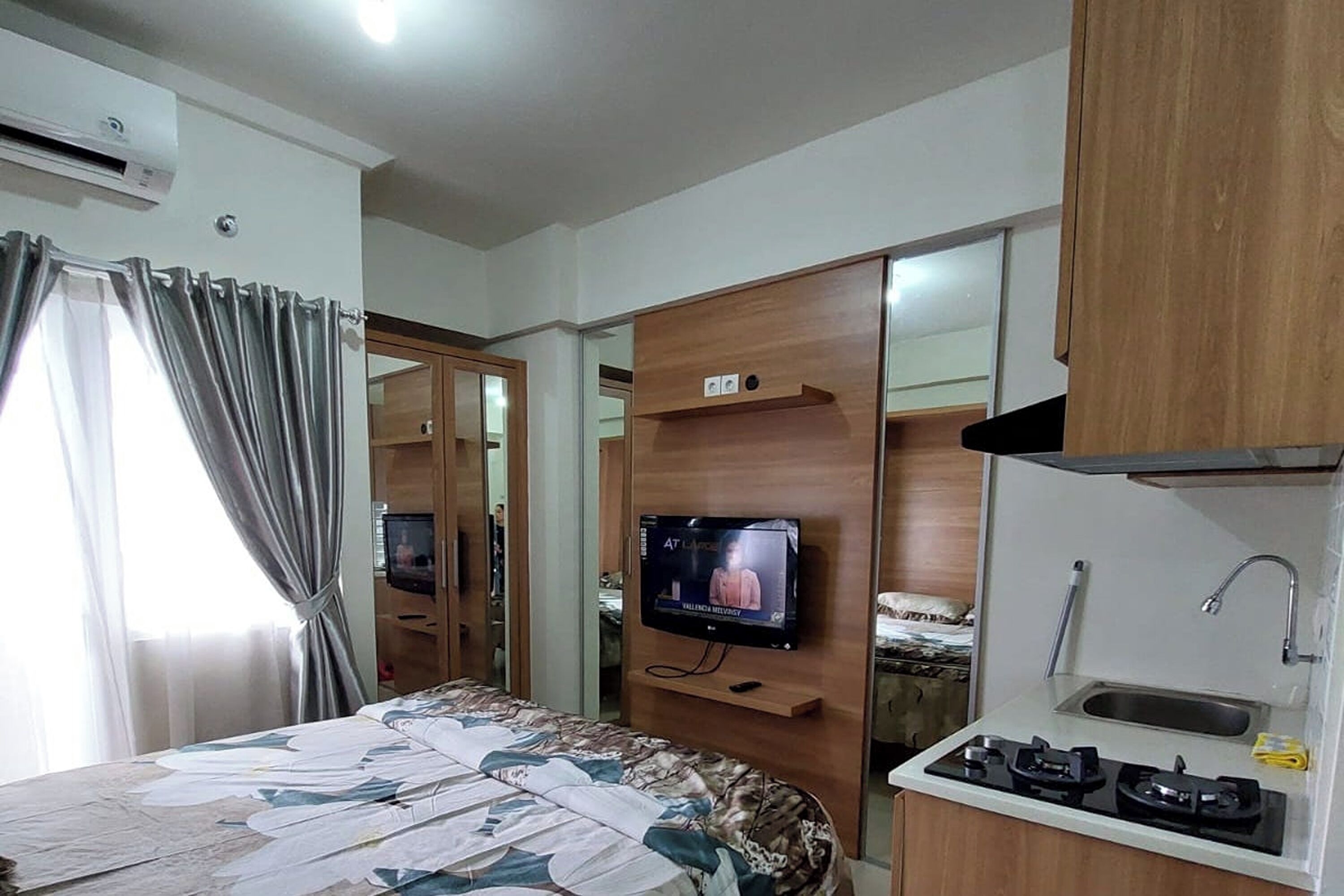 Studio | Desk, free WiFi