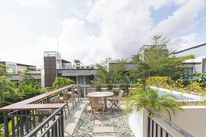 Deluxe Double Room | Terrace/patio - Villa Karan Canggu (Canggu)