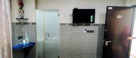 Triple Room | Free WiFi, bed sheets