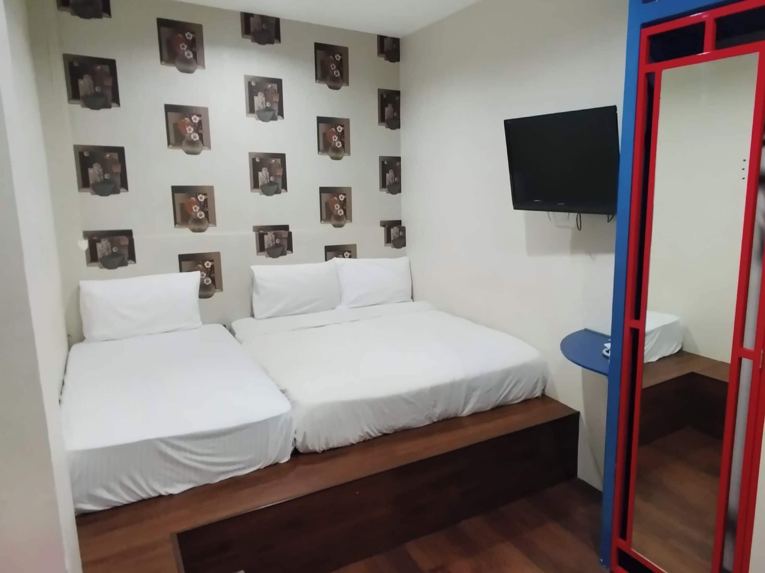 Basic Triple Room | Free WiFi, bed sheets