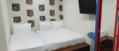 Basic Triple Room | Free WiFi, bed sheets