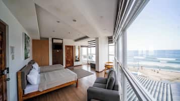 Suite | Desk, free WiFi, bed sheets