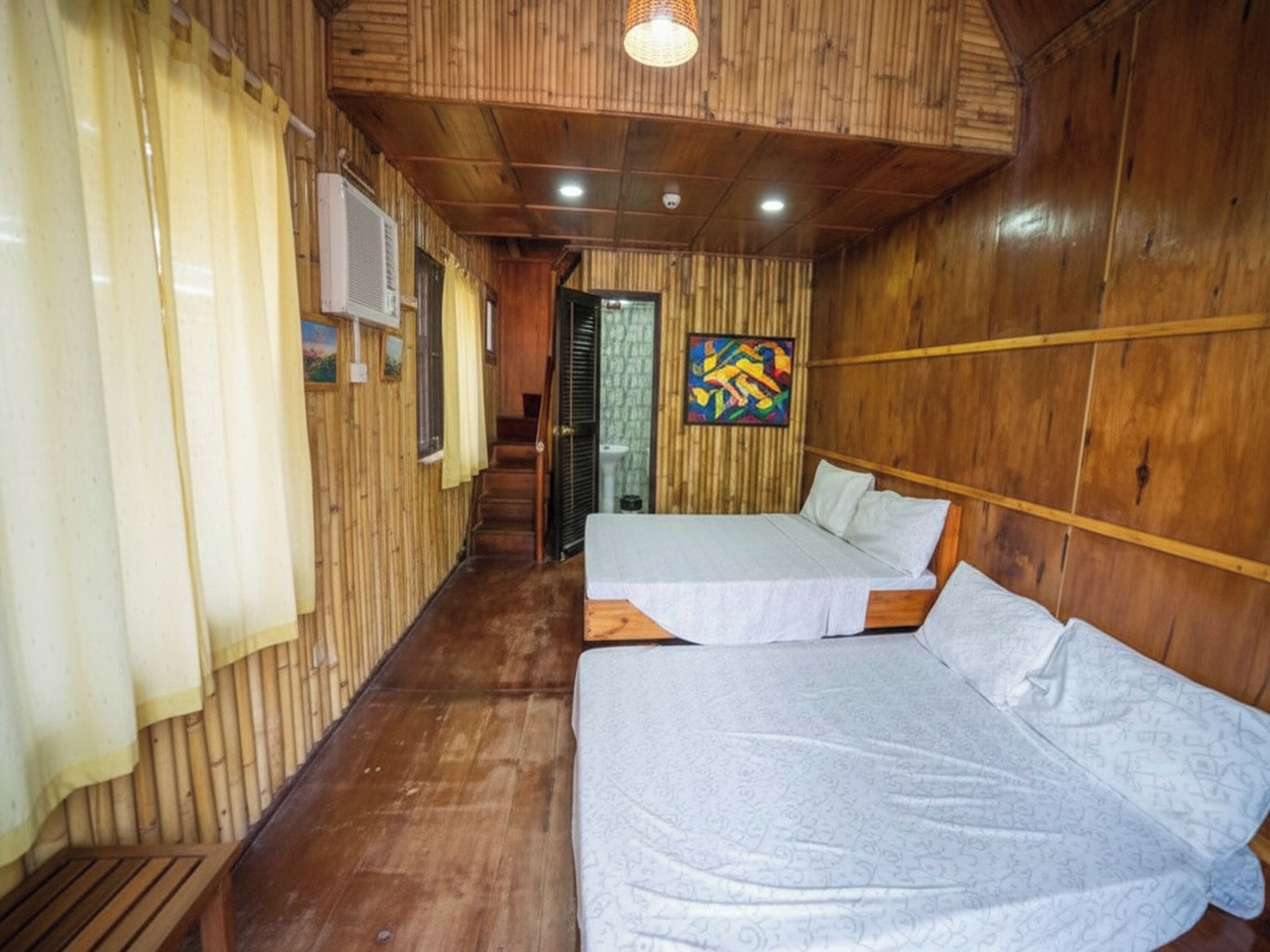 مكتب وواي فاي مجانًا وملاءات أسرّة