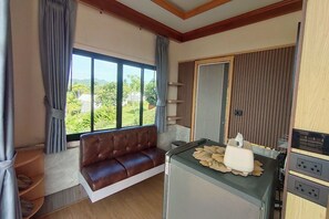 Nhà, 1 giường cỡ king | Bàn, truy cập Internet không dây miễn phí, bộ trải giường 