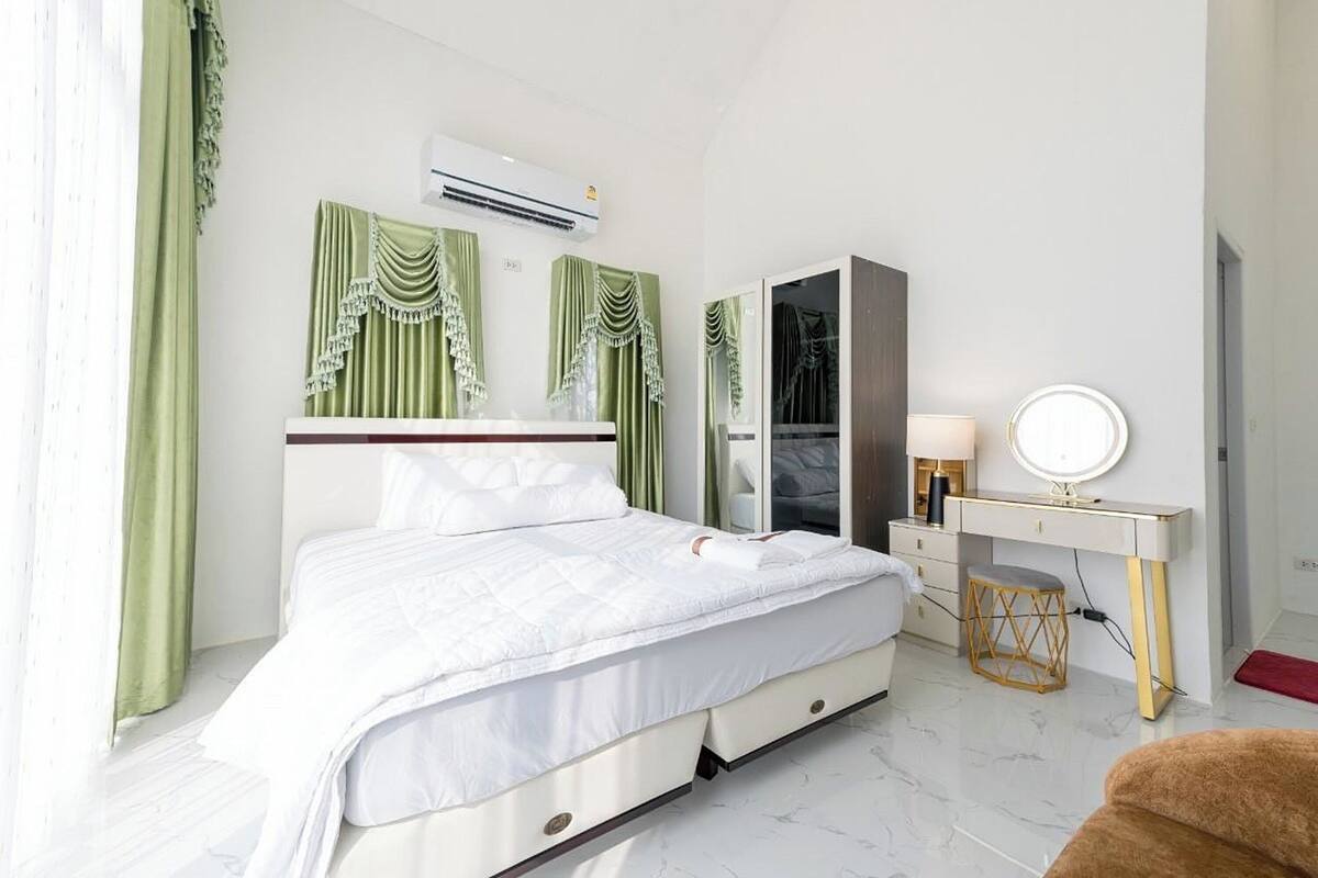 Nordic Villa 304 | Desk, free WiFi, bed sheets