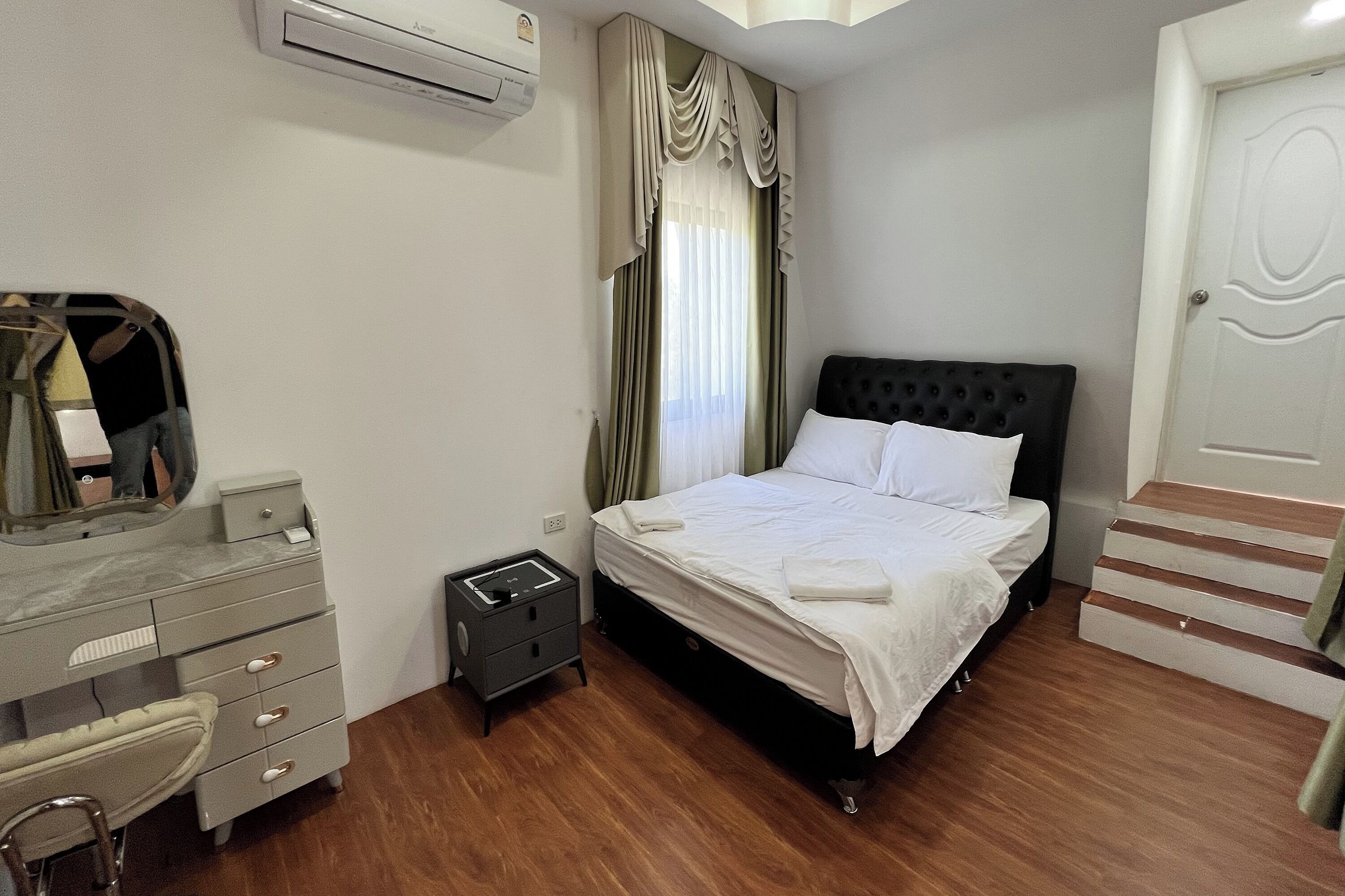 Biệt thự dành cho gia đình | Bàn, truy cập Internet không dây miễn phí, bộ trải giường 