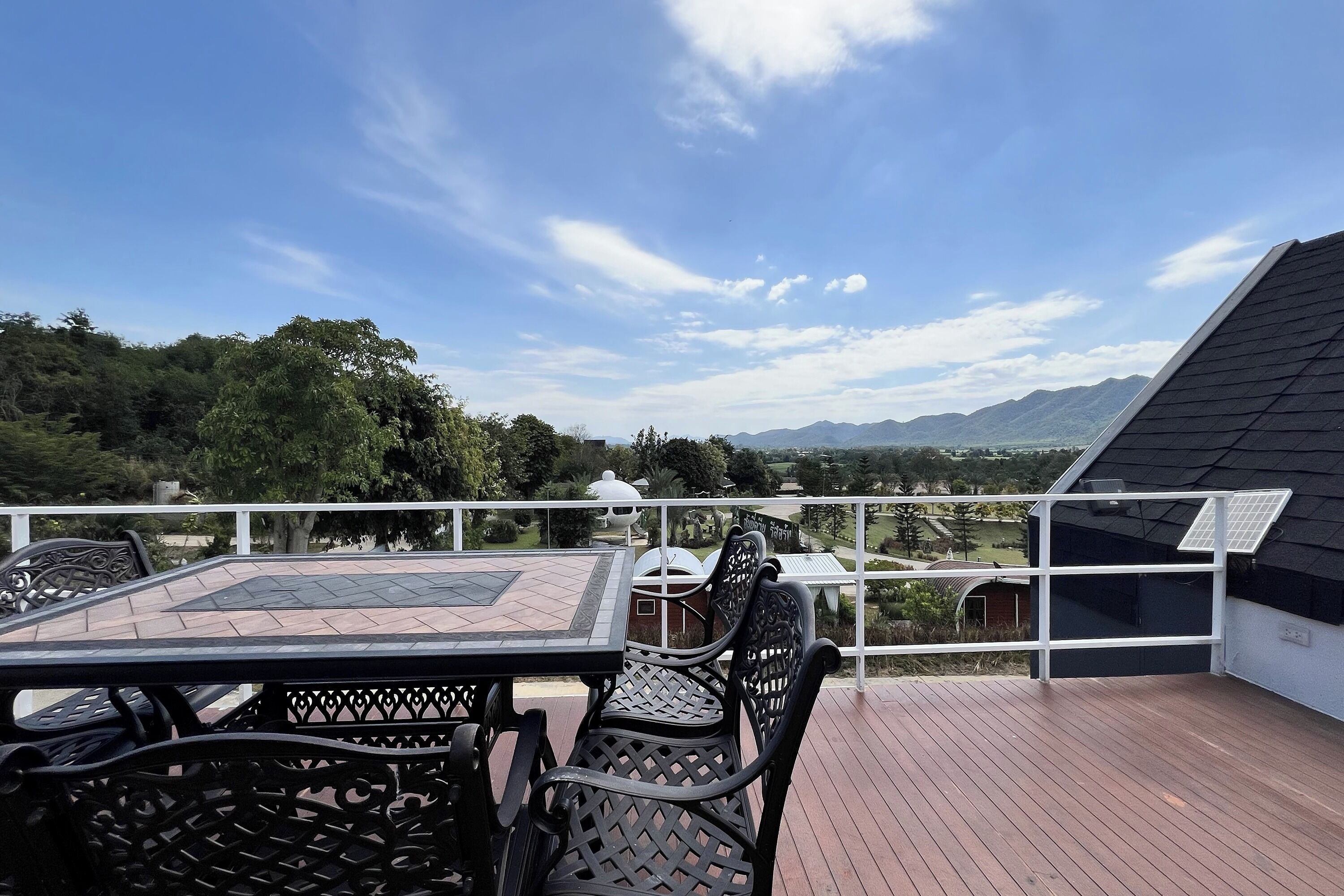 ดีลักซ์วิลล่า, 2 ห้องนอน | ลานระเบียง/นอกชาน