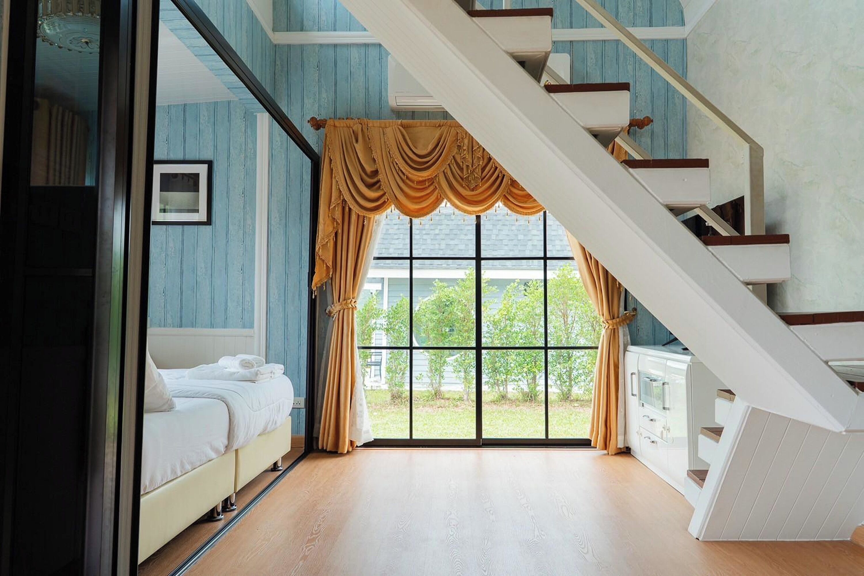 European Villa 306 | Desk, free WiFi, bed sheets