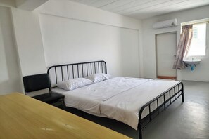 Standard Double Room | Free WiFi, bed sheets - Toucan Garden (Bang Phli)