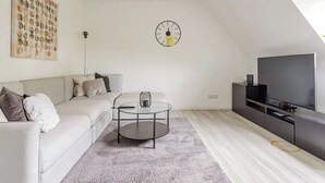 Living area - In the Heart of Cologne: Style & Comfort Combined (Köln)