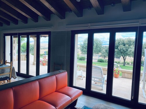 CASA DE CAMPO EN LA SIERRA DE AVIAL EN FINCA DE 14 HA PARA USO DE LOS HUÉSPEDES