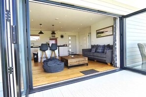 Interior - Holywell Luxury Lodge with Hot Tub | Relax, Unwind & Enjoy Cornish Sunsets (Goonhavern)