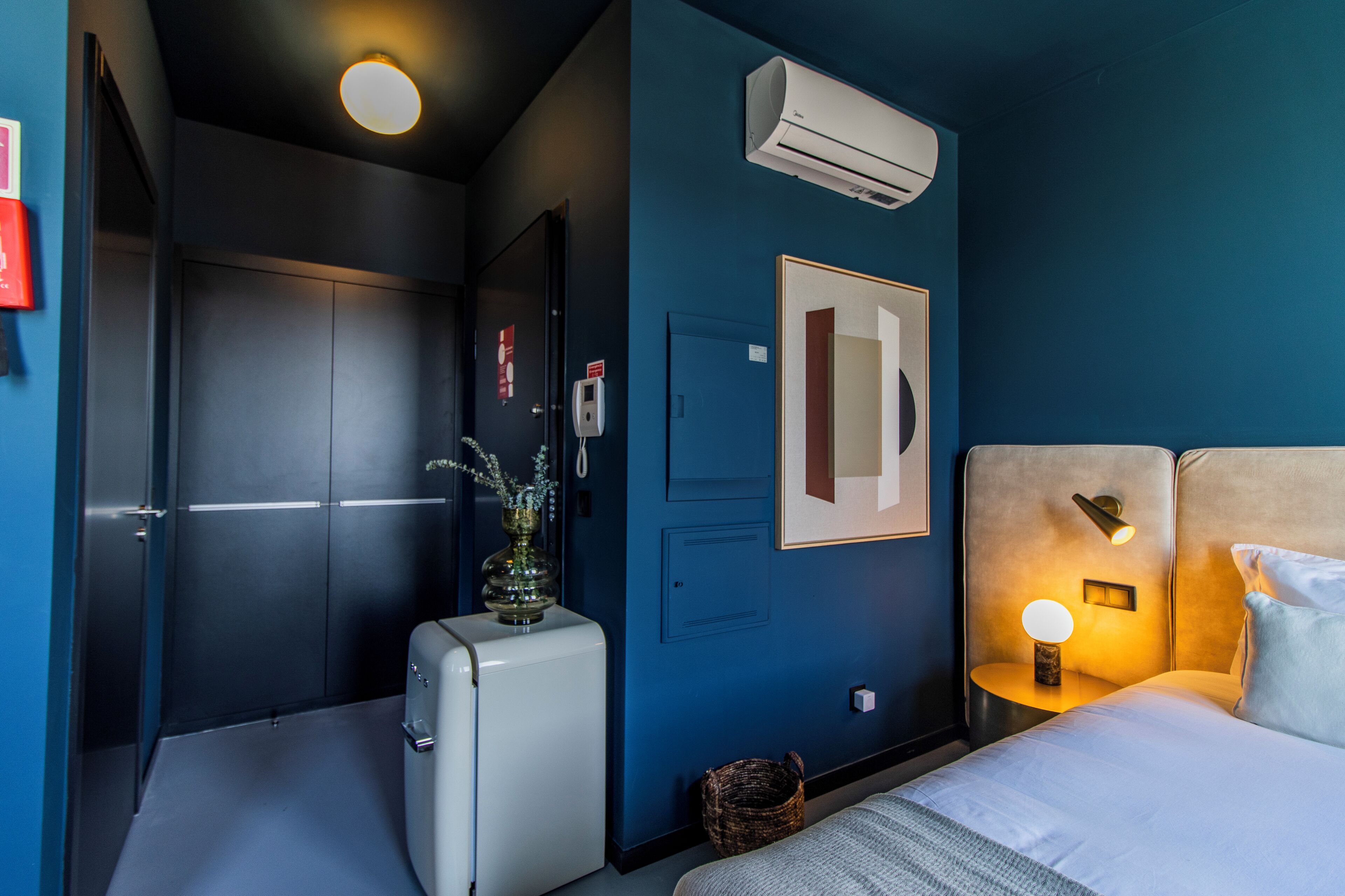 Apartment | Blackout drapes, iron/ironing board, free WiFi