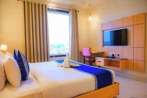 Superior Double Room, Air conditioning | Hypo-allergenic bedding, desk, soundproofing, free WiFi - Hotel The Elegance Inn Varanasi (Varanasi)
