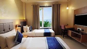 Kamar Double Premium, AC | Seprai antialergi, meja kerja, kedap suara, dan Wi-Fi gratis