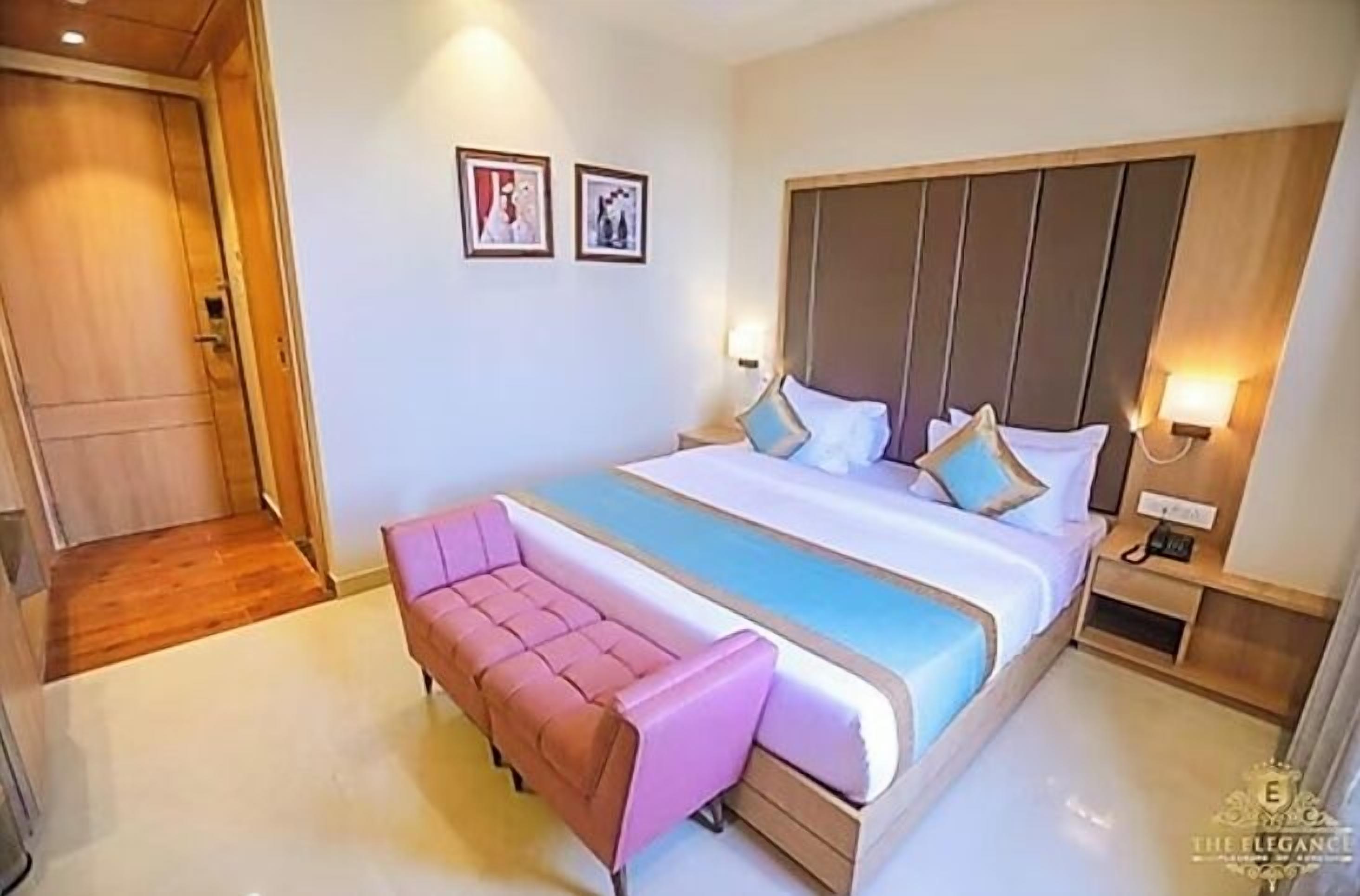 Hypo-allergenic bedding, desk, soundproofing, free WiFi