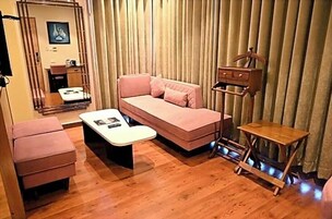 Quarto casal premium, ar-condicionado | Roupas de cama antialérgicas, escrivaninha, quartos à prova de som