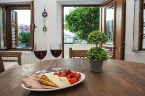 Dining - Santorini Vineyard Villa with Heated Pool (Exo Gonia)