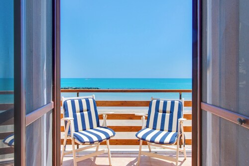 Fauci Holiday Home by Biddizzi Rari - Direct access to the beach, sea view