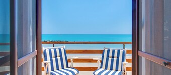 Fauci Holiday Home by Biddizzi Rari - Direct access to the beach, sea view