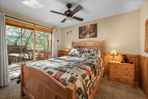Iron/ironing board, WiFi, bed sheets - Your quaint 2 bedroom mountain retreat, hidden in Big Bear's forest. (Big Bear)