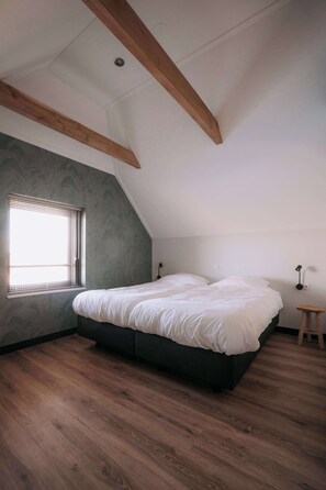 3 عدّة غرف نوم وواي فاي مجانًا وملاءات أسرّة