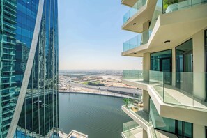 Exterior - Impressive 2BR Apt with Premium (Dubai)