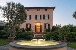 Exterior - VILLA OF GOOD HOPE. RELAX AND PRIVACY, GARDEN AND VIEW POOL. (Lucca)