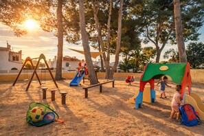 Children’s area - Calpe Park, house with a terrace and swimming pool · ideal for families · parking included (Calpe)